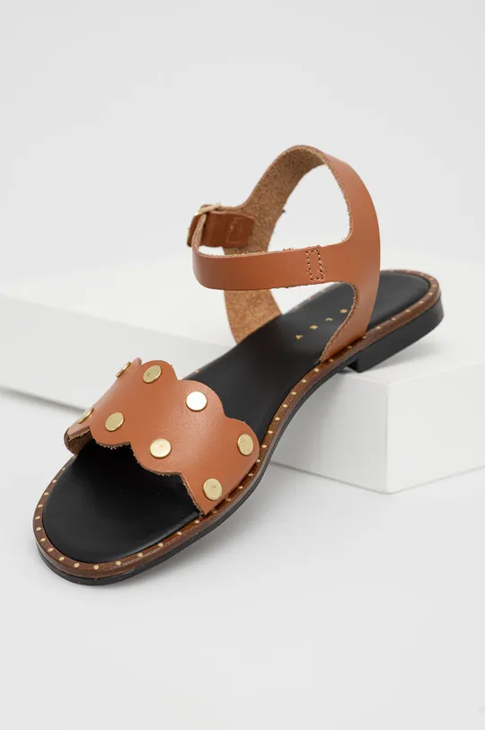 Kožené sandále Sisley hnedá