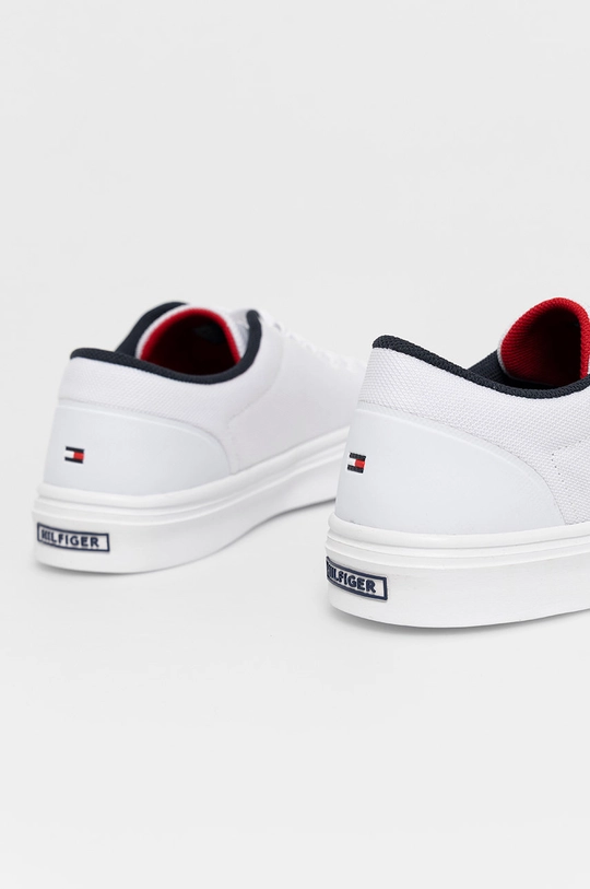 Tommy Hilfiger Buty FM0FM03400 Cholewka: Materiał syntetyczny, Materiał tekstylny, Wnętrze: Materiał tekstylny, Podeszwa: Materiał syntetyczny