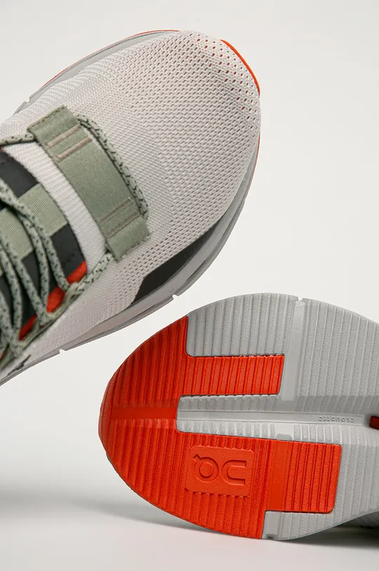 gri On-running sneakers