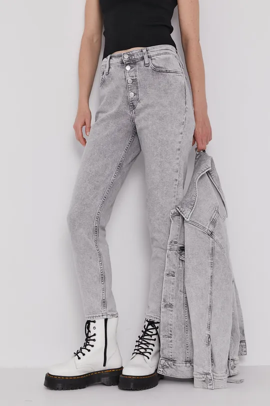 szary Calvin Klein Jeans - Jeansy Mom Jean J20J216297.4891 Damski
