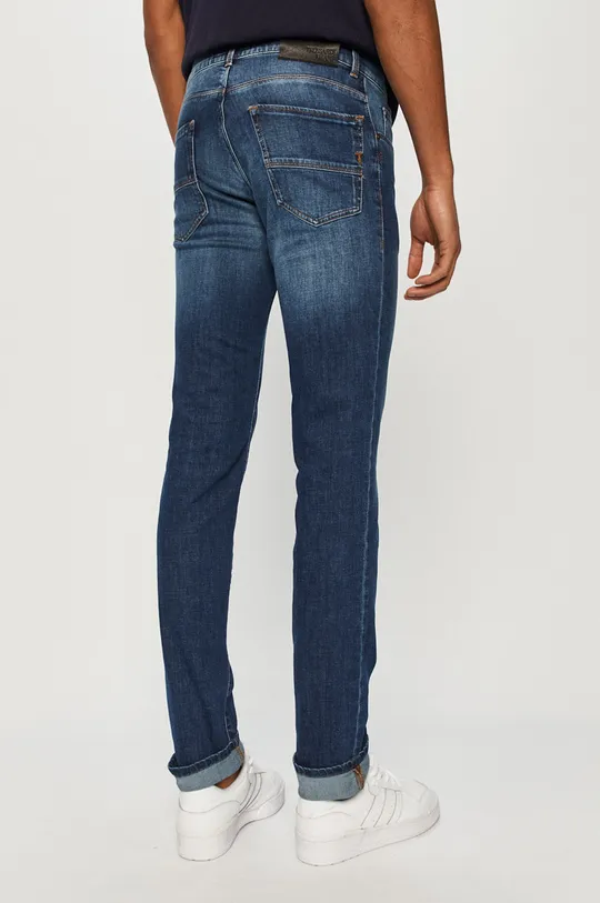 Trussardi Jeans - Farmer  Bélés: 20% pamut, 80% poliészter Jelentős anyag: 94% pamut, 2% elasztán, 4% elasztó