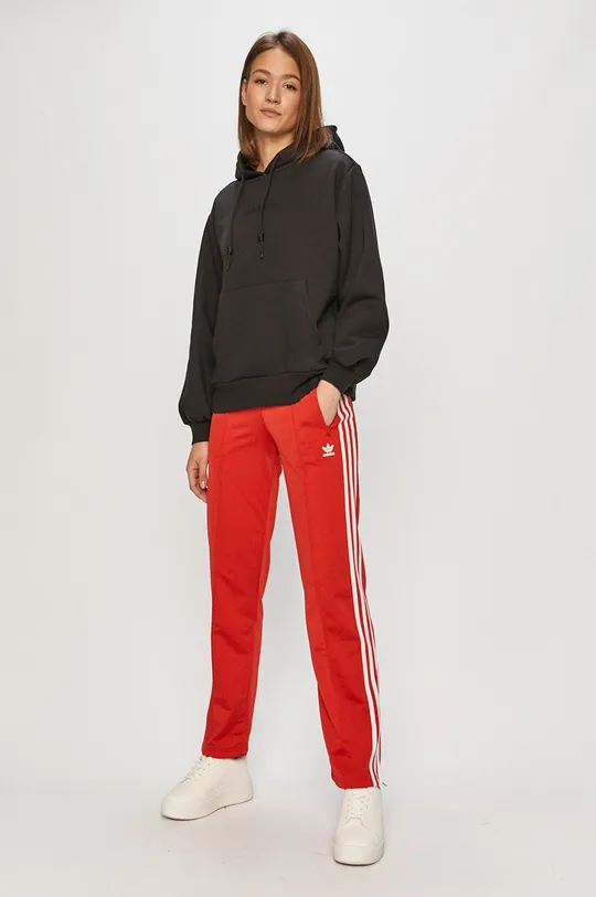 adidas Originals - Spodnie GN2820 czerwony