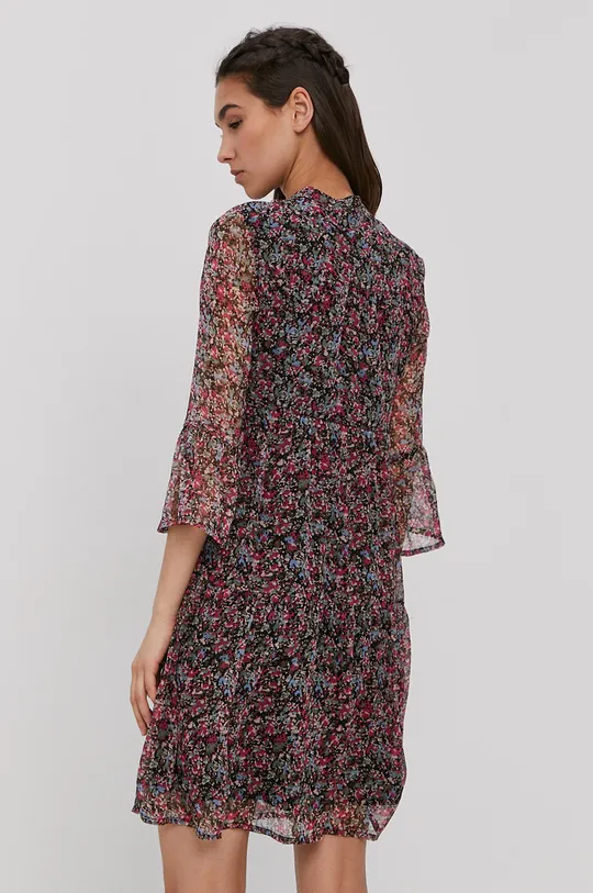 Šaty Vero Moda  Podšívka: 100% Polyester Základná látka: 100% Recyklovaný polyester