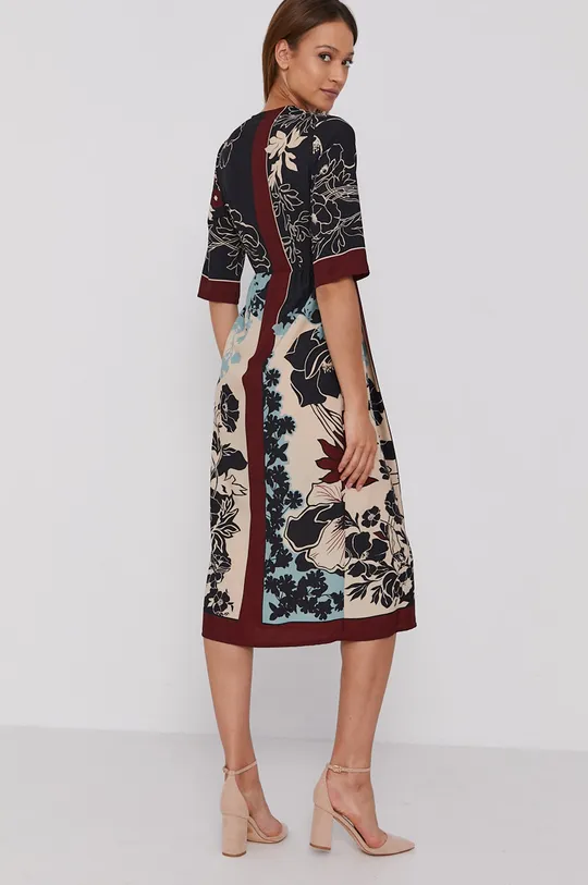 Šaty Sisley  100% Polyester