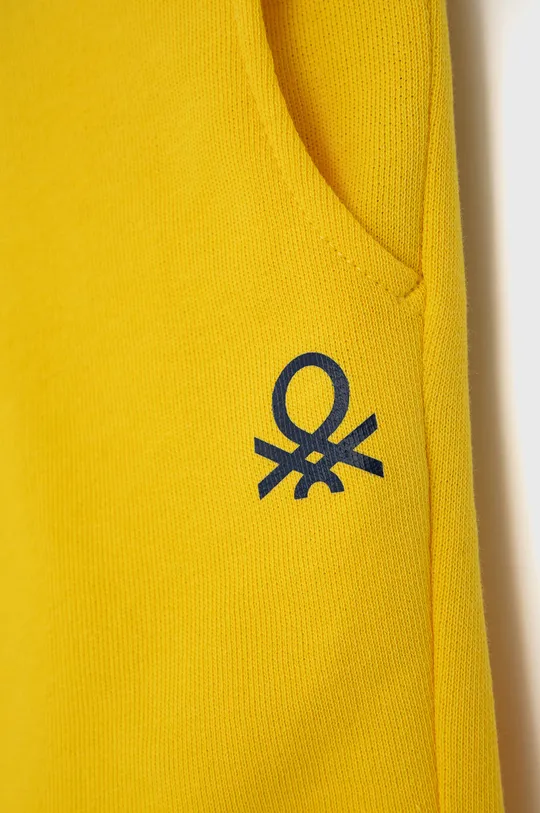Παιδικά σορτς United Colors of Benetton κίτρινο