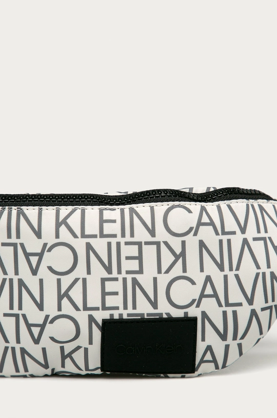 Calvin Klein övtáska  40% poliészter, 60% Újrahasznosított poliészter