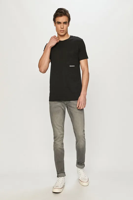 Calvin Klein Jeans - T-shirt J30J317275.4891 czarny