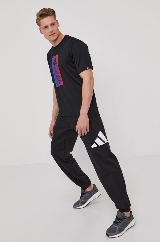adidas T-shirt GL3263, męski kolor czarny z nadrukiem | Answear.com