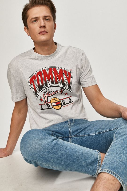 светлосив Tommy Jeans - Тениска Чоловічий
