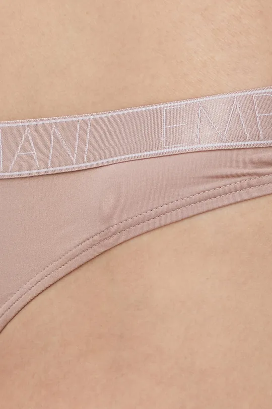 Tange Emporio Armani Underwear  Postava: 100% Pamuk Temeljni materijal: 15% Elastan, 85% Poliamid Drugi materijali: 9% Elastan, 63% Poliamid, 28% Poliester