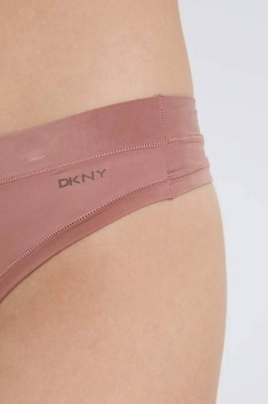 Tangá Dkny Základná látka: 76 % Nylón, 24 % Spandex Vložka: 100 % Bavlna