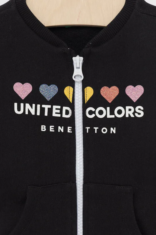 United Colors of Benetton - Παιδική βαμβακερή μπλούζα  Κύριο υλικό: 100% Βαμβάκι Πλέξη Λαστιχο: 95% Βαμβάκι, 5% Σπαντέξ