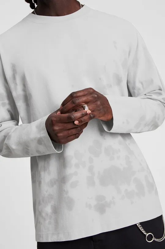 Bavlnené tričko s dlhým rukávom AllSaints sivá
