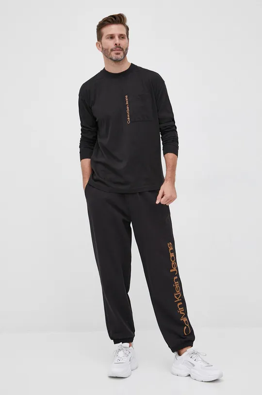 Bavlnené tričko s dlhým rukávom Calvin Klein Jeans čierna