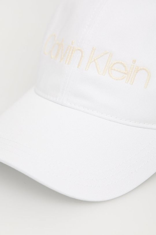 Bavlnená čiapka Calvin Klein biela