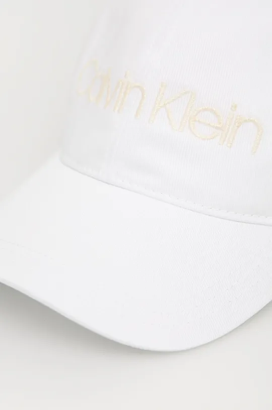 Bombažna kapa Calvin Klein bela