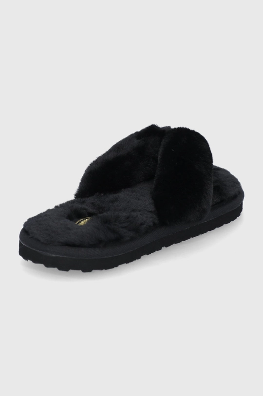 Тапки Puma Puma Fluff Flip 384938  Голенище: Текстильный материал Внутренняя часть: Текстильный материал Подошва: Синтетический материал