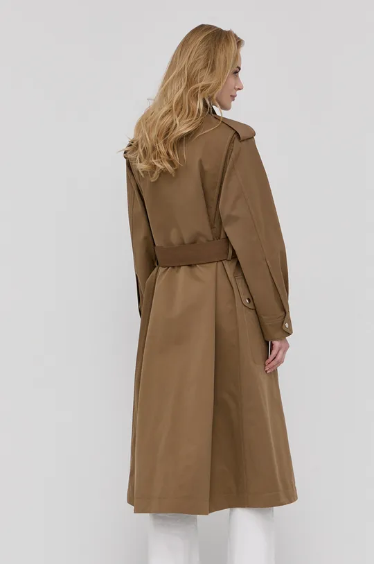Kabát Victoria Beckham  Základná látka: 62% Bavlna, 38% Polyester Iné látky: 100% Akryl