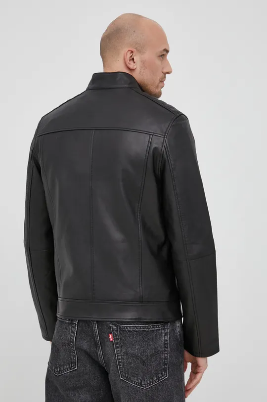 Кожаная куртка Calvin Klein  Основной материал: 100% Натуральная кожа Подкладка: 100% Полиэстер