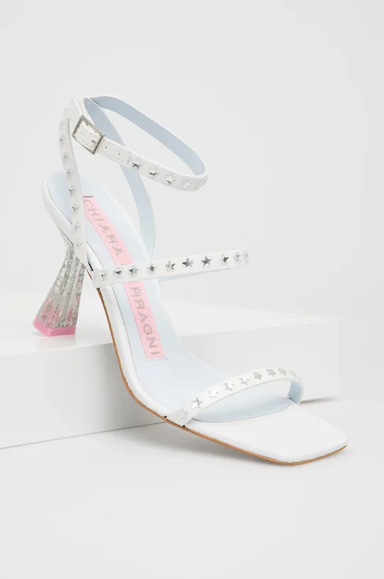 Chiara Ferragni sandały biały