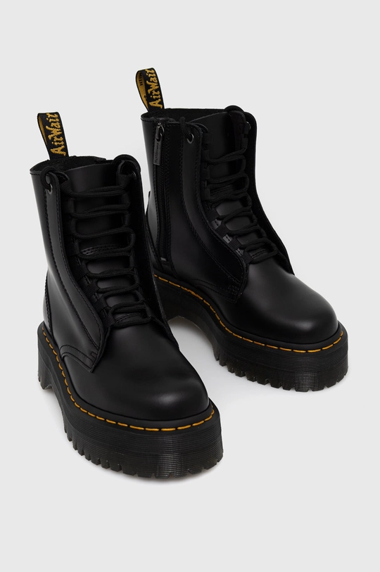 Usnjeni nizki škornji Dr. Martens črna