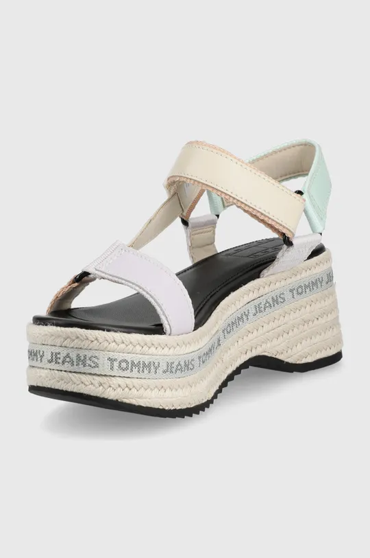 Tommy Jeans sandali  Zunanjost: Tekstilni material, Naravno usnje Notranjost: Sintetični material, Naravno usnje Podplat: Sintetični material