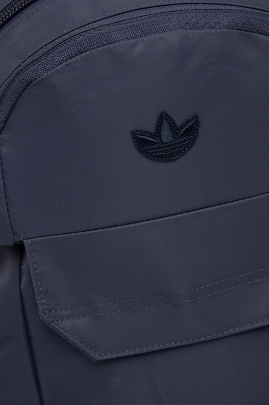 Ruksak adidas Originals HD9640  Podšívka: 100% Recyklovaný polyester Základná látka: 100% Recyklovaný polyamid Úprava : 100% Polyetylén