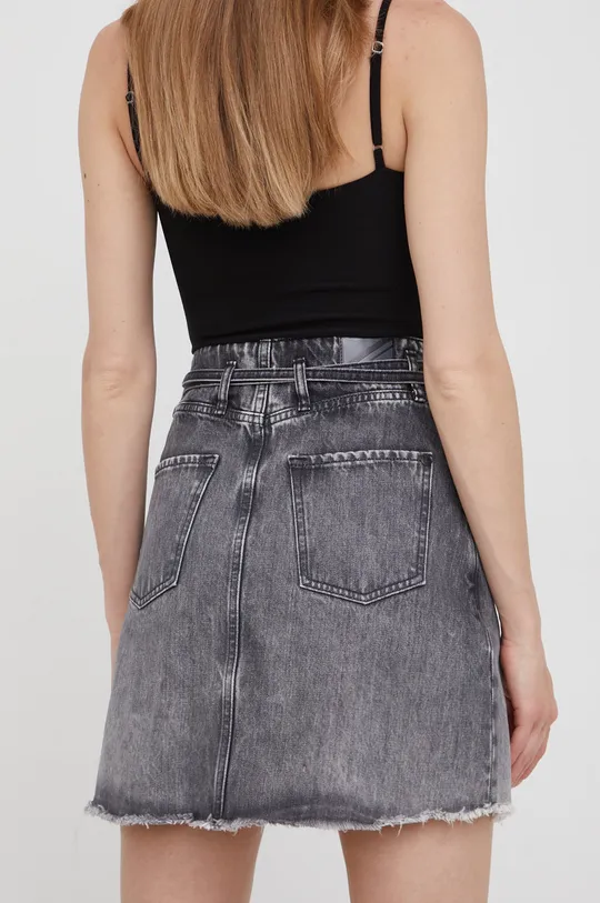 Rifľová sukňa Pepe Jeans Raisa Skirt Black  Základná látka: 100% Bavlna Podšívka vrecka: 60% Polyester, 40% Bavlna
