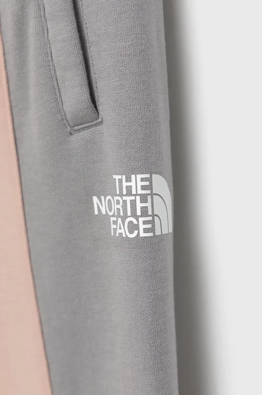 Dječje hlače The North Face  Temeljni materijal: 81% Pamuk, 19% Poliester Postava džepova: 100% Poliester