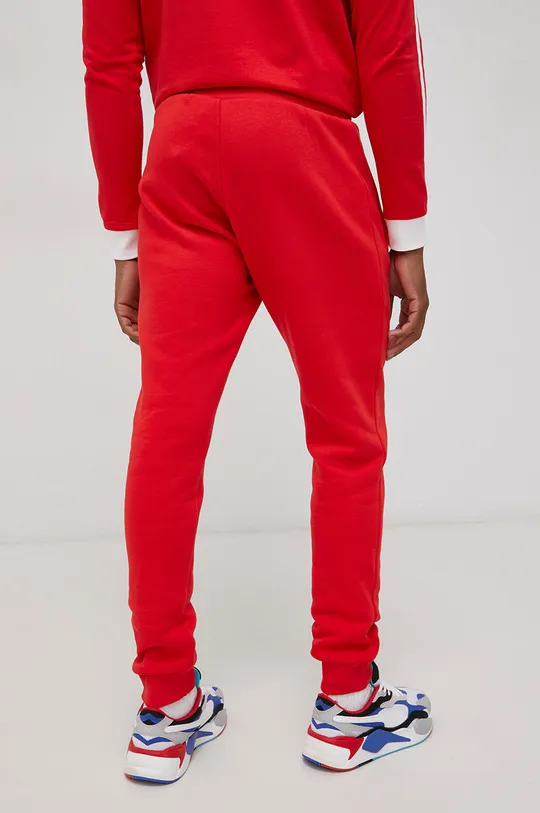 Панталон adidas Originals HG3904 Adicolor Essentials Trefoil Pants  Подплата: 100% Памук Основен материал: 70% Памук, 30% Рециклиран полиестер Кант: 95% Памук, 5% Спандекс
