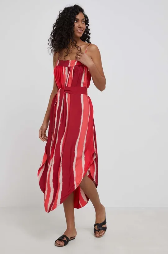 Платье Armani Exchange красный