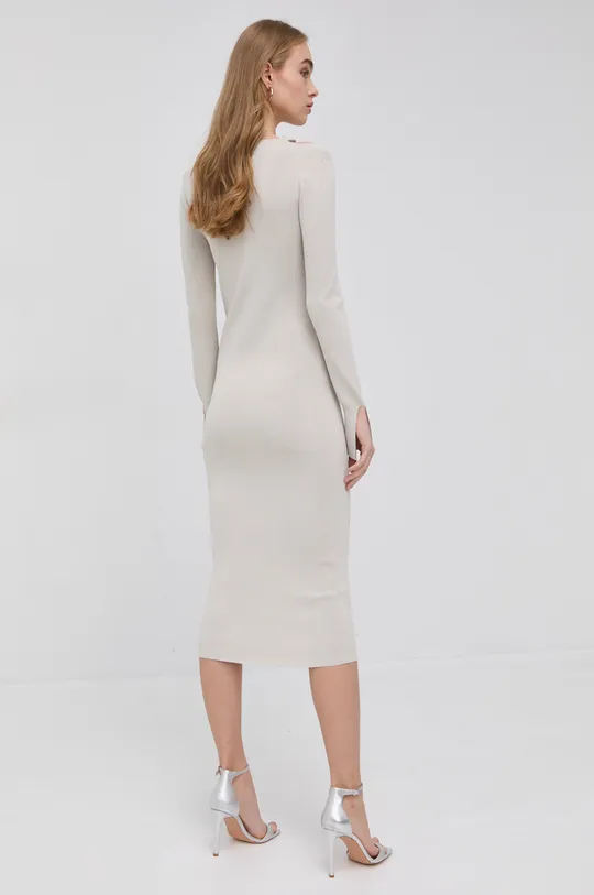 Φόρεμα Patrizia Pepe  Κύριο υλικό: 63% Βισκόζη, 37% Πολυαμίδη Εφαρμογή: 70% Αλουμίνιο, 30% Χαλκός