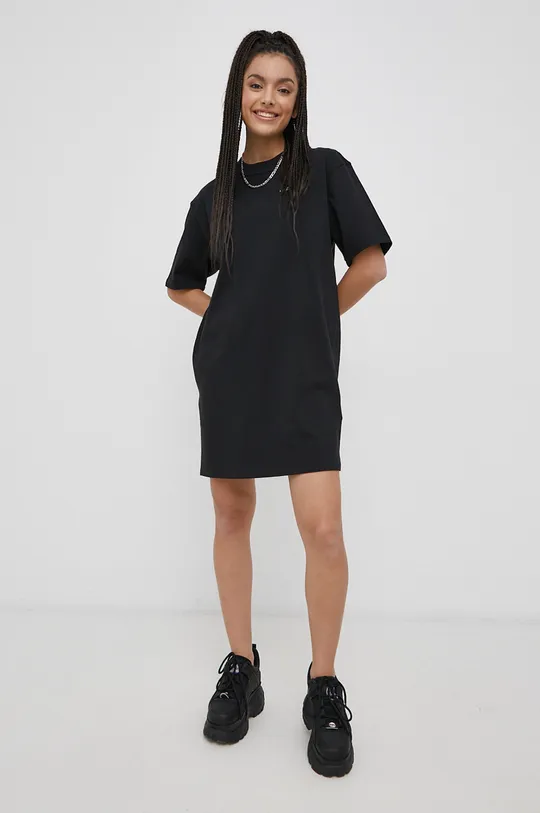 Βαμβακερό φόρεμα adidas Originals Adicolor μαύρο