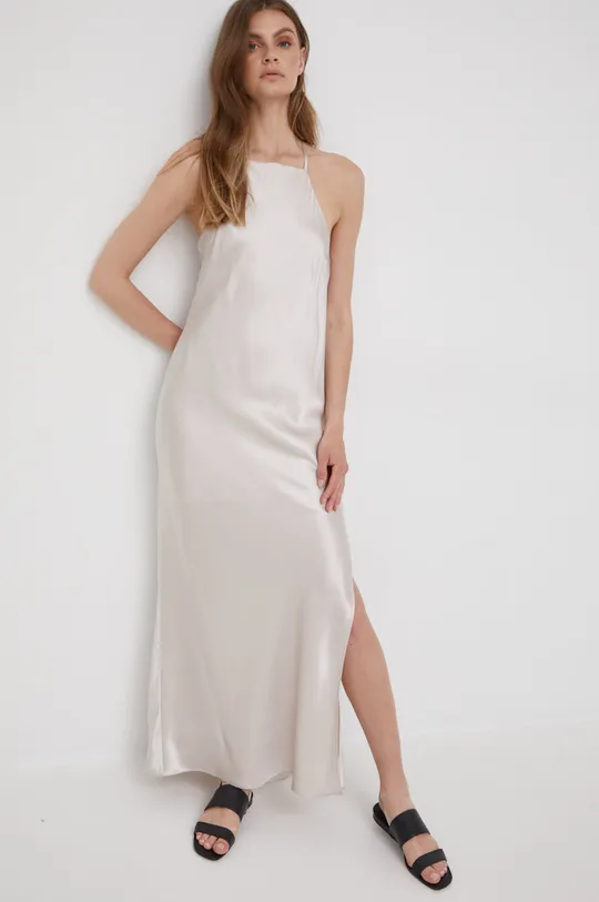 Платье Calvin Klein  Основной материал: 100% Триацетат Подкладка: 100% Вискоза