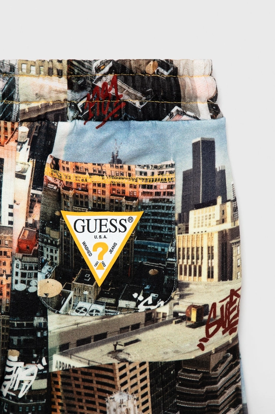 πολύχρωμο Παιδικό βαμβακερό σορτς Guess