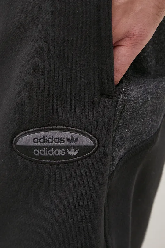 чёрный Хлопковые шорты adidas Originals