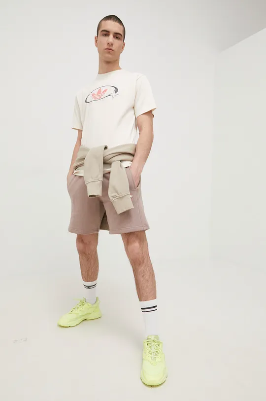 Хлопковые шорты adidas Originals бежевый