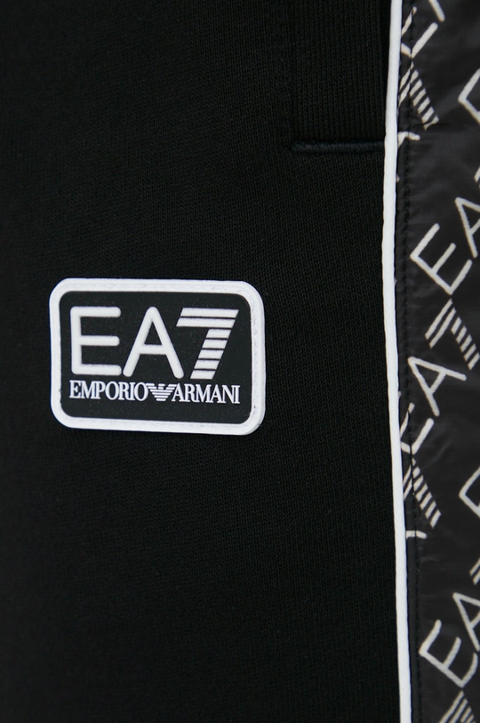 Šortky EA7 Emporio Armani  Základná látka: 100% Bavlna Prvky: 100% Polyester