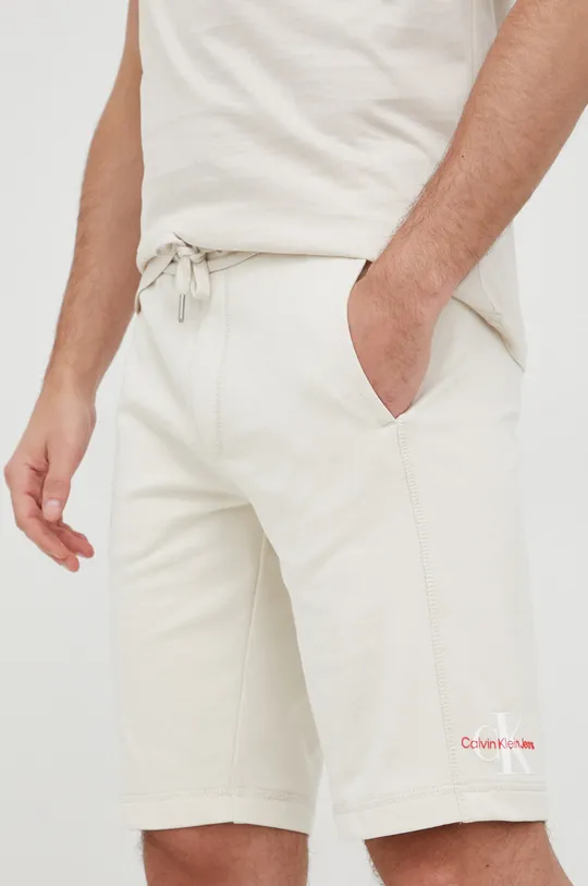 Βαμβακερό σορτσάκι Calvin Klein Jeans μπεζ