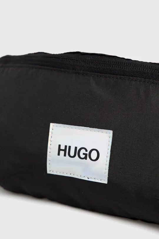 Ľadvinka Hugo  1. látka: 100% Recyklovaný polyamid 2. látka: 100% Recyklovaný polyester