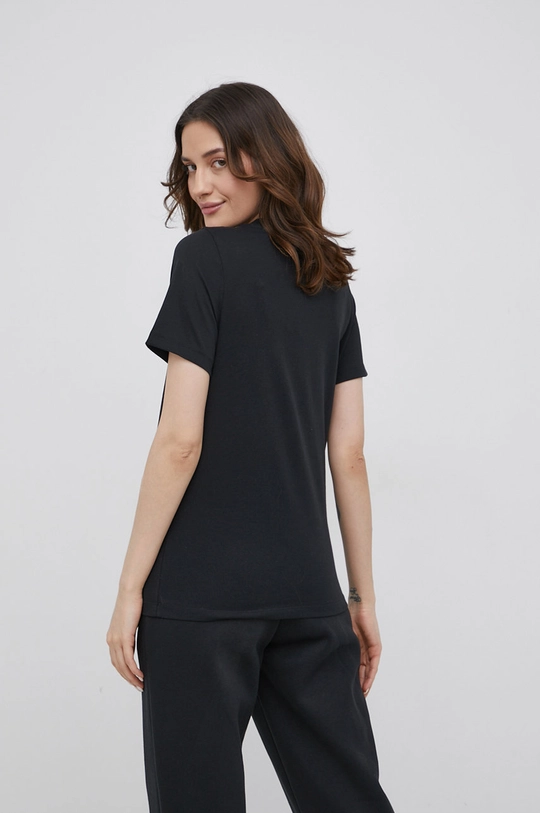 Reebok t-shirt  Basic material: 70% Cotton, 30% Recycled polyester Rib-knit waistband: 95% Cotton, 5% Elastane