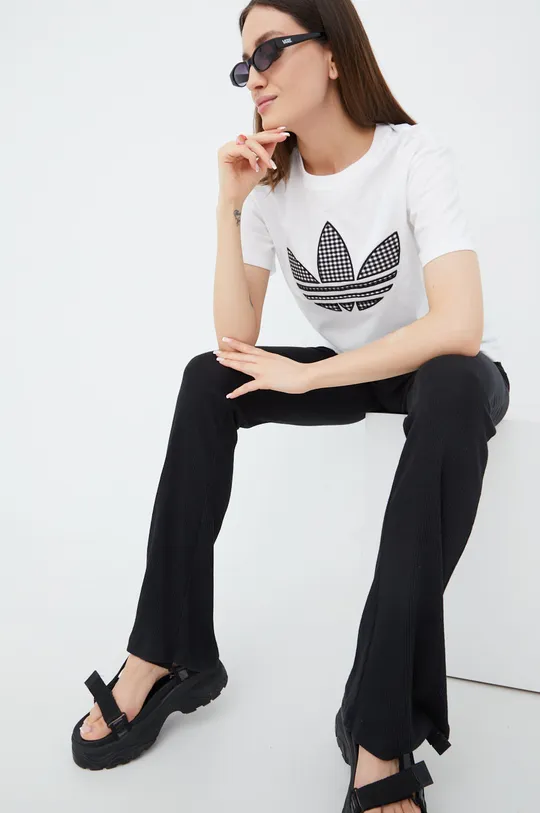 biały adidas Originals t-shirt bawełniany Trefoil Moments HB9436 Damski
