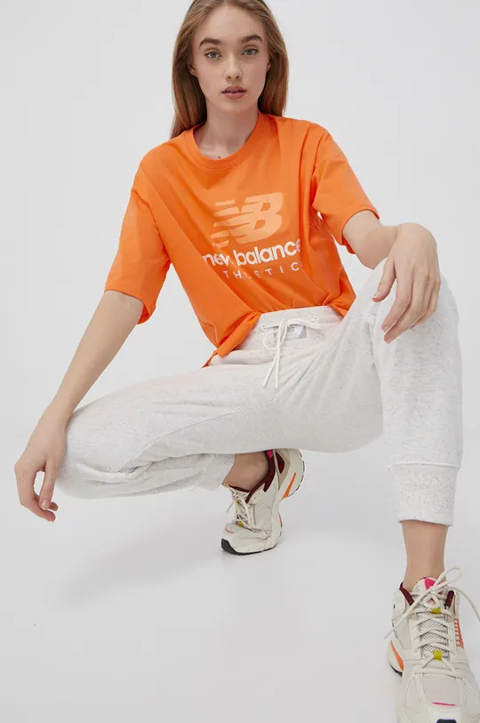 Βαμβακερό μπλουζάκι New Balance πορτοκαλί