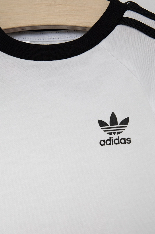 adidas Originals T-shirt bawełniany dziecięcy DV2824 Materiał zasadniczy: 100 % Bawełna, Ściągacz: 95 % Bawełna, 5 % Elastan