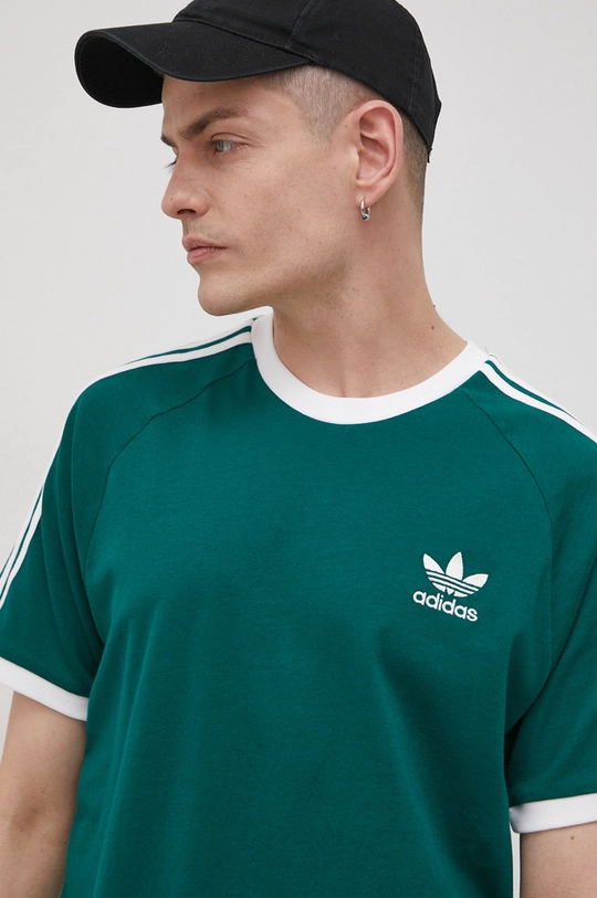 зелёный adidas Originals - Хлопковая футболка