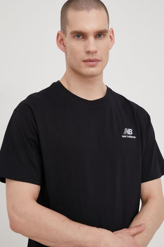 čierna Bavlnené tričko New Balance UT21503BK Pánsky