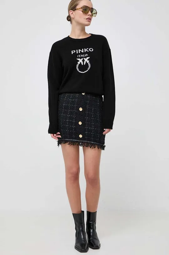 Volnen pulover Pinko črna