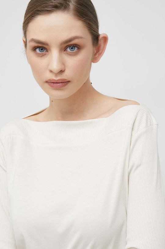 Tričko Sisley  Hlavní materiál: 50 % Bavlna, 50 % Modal Ozdobné prvky: 48 % Bavlna, 48 % Modal, 4 % Elastan