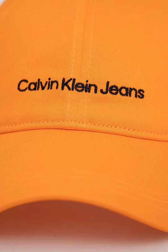 Бавовняна бейсболка Calvin Klein Jeans помаранчевий