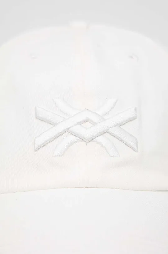 Βαμβακερό καπέλο του μπέιζμπολ United Colors of Benetton λευκό